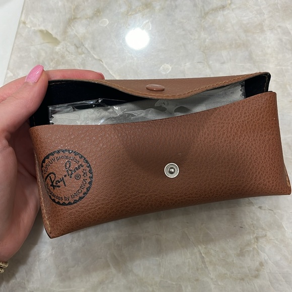 Brand New Raybans - Picture 4 of 4